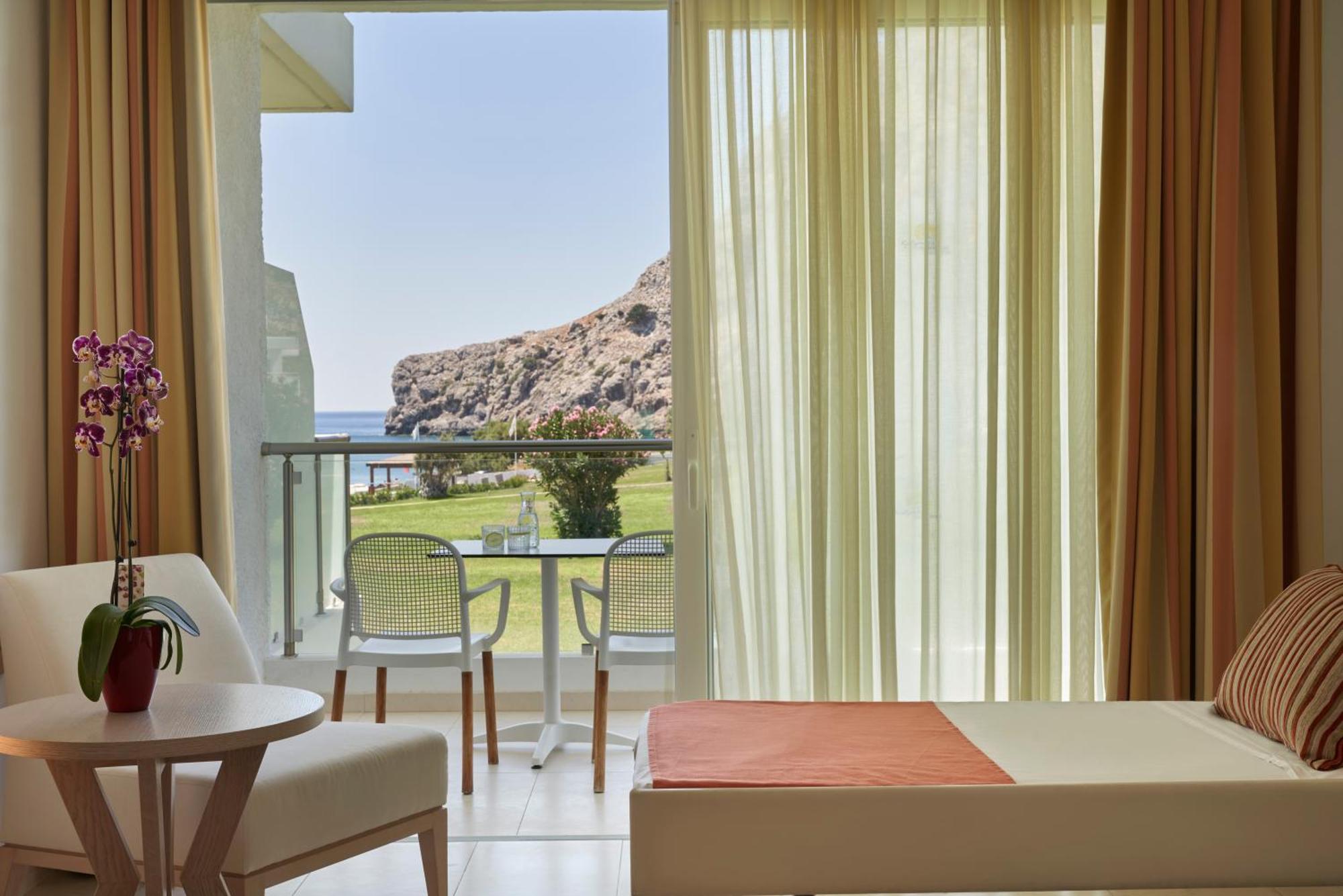 Atlantica Hotel 4*